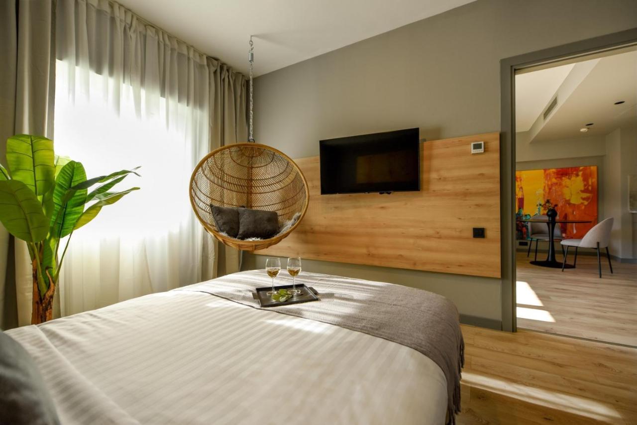 Luxury Apartment Near Radisson Hotel - Wall Projector & Modern Design Bucharest Luaran gambar