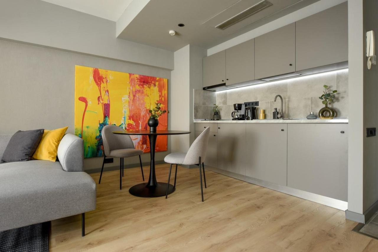 Luxury Apartment Near Radisson Hotel - Wall Projector & Modern Design Bucharest Luaran gambar