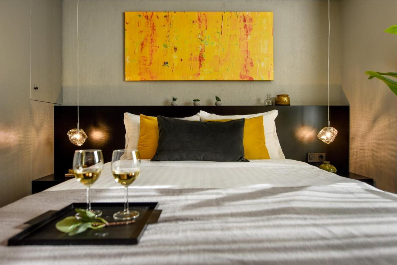 Luxury Apartment Near Radisson Hotel - Wall Projector & Modern Design Bucharest Luaran gambar