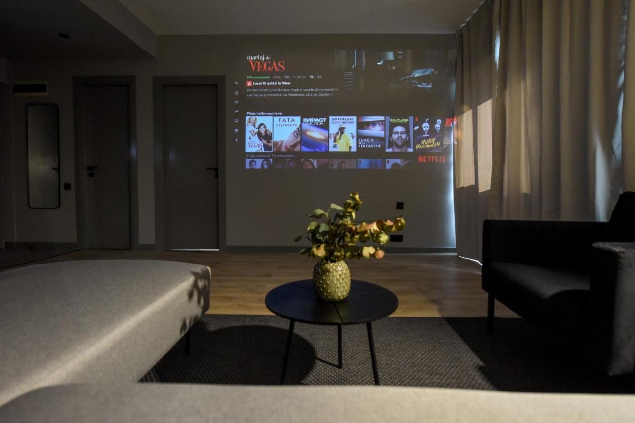 Luxury Apartment Near Radisson Hotel - Wall Projector & Modern Design Bucharest Luaran gambar