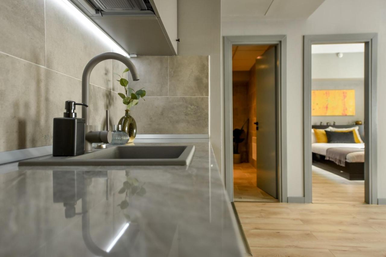 Luxury Apartment Near Radisson Hotel - Wall Projector & Modern Design Bucharest Luaran gambar