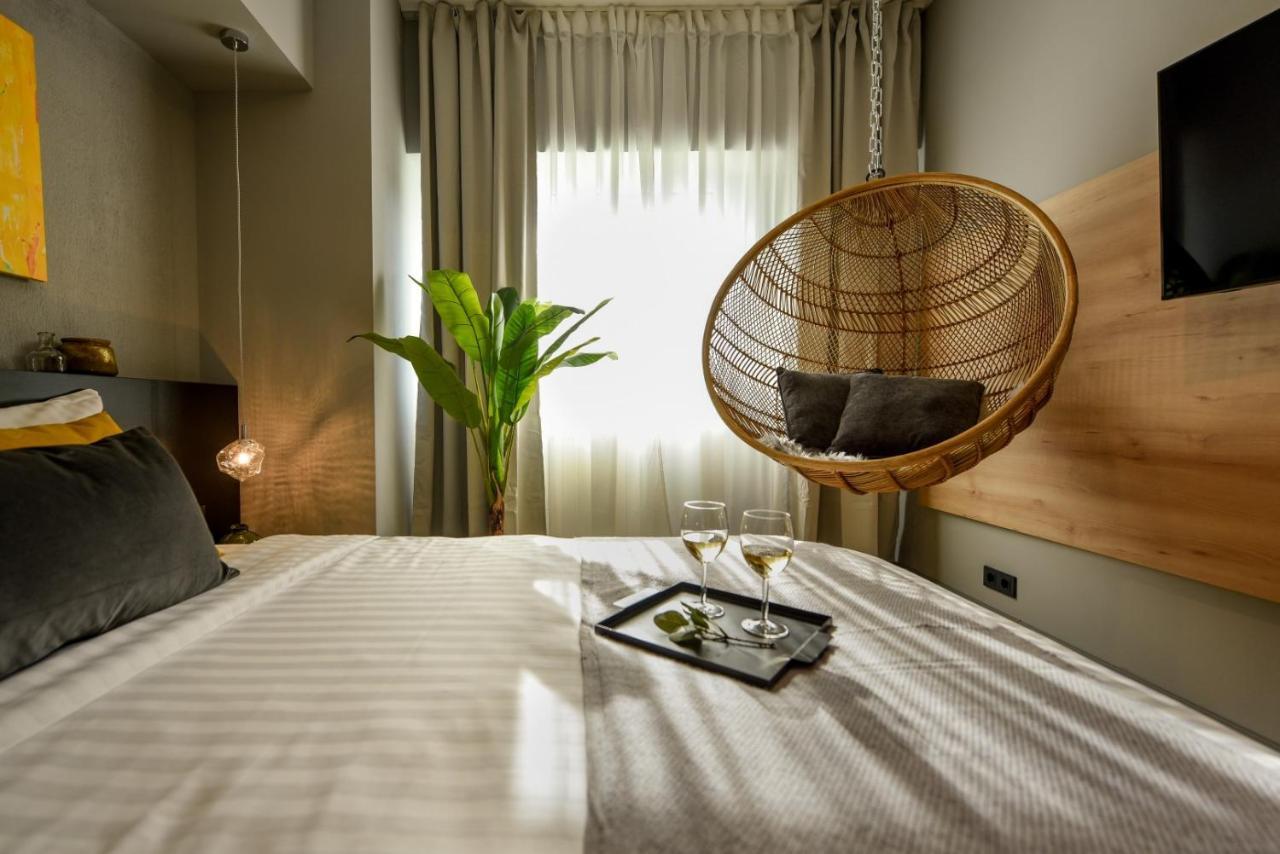 Luxury Apartment Near Radisson Hotel - Wall Projector & Modern Design Bucharest Luaran gambar